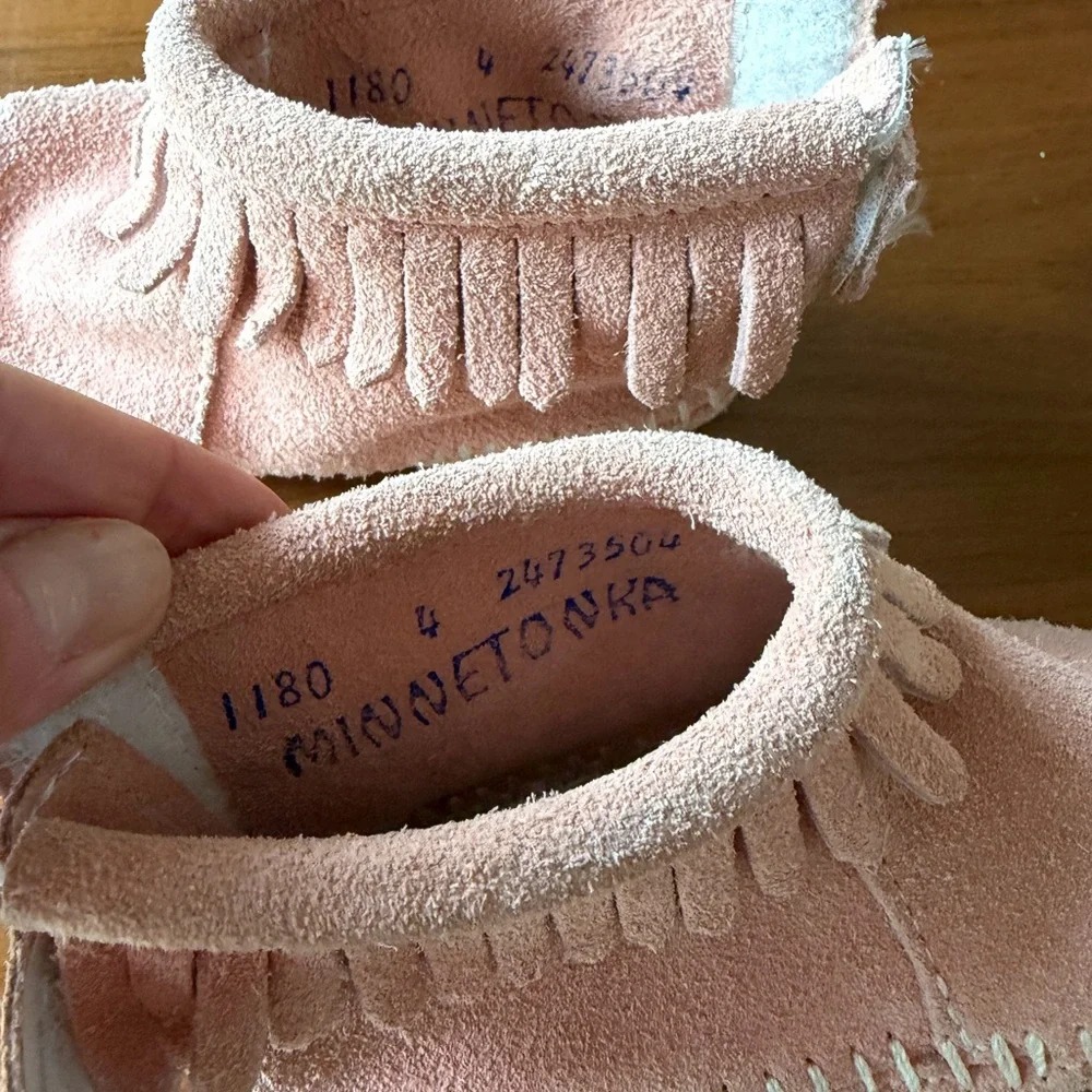Minnetonka Kids Suede Fringe Moccasins in Light Pink